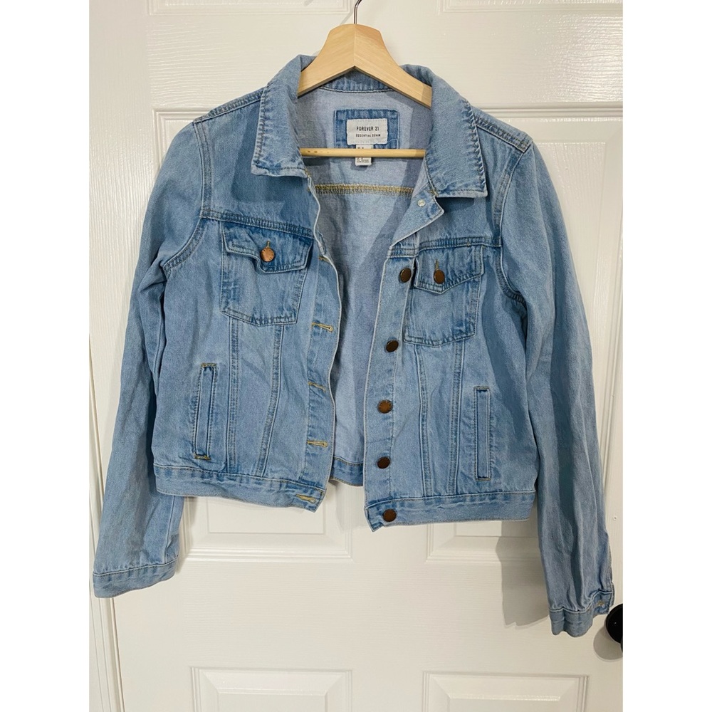 • cropped denim jacket •